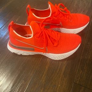Nike infinity react sneakers